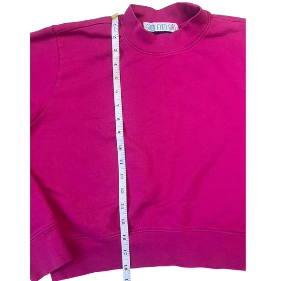 Green Eyed Girl Cropped Long Sleeve Pink Sweatshirt – Size Medium – Mock Neck, B - Picture 7 of 11